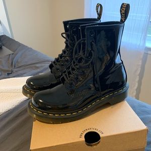 Dr. Martens 1460 Women’s patent leather boots